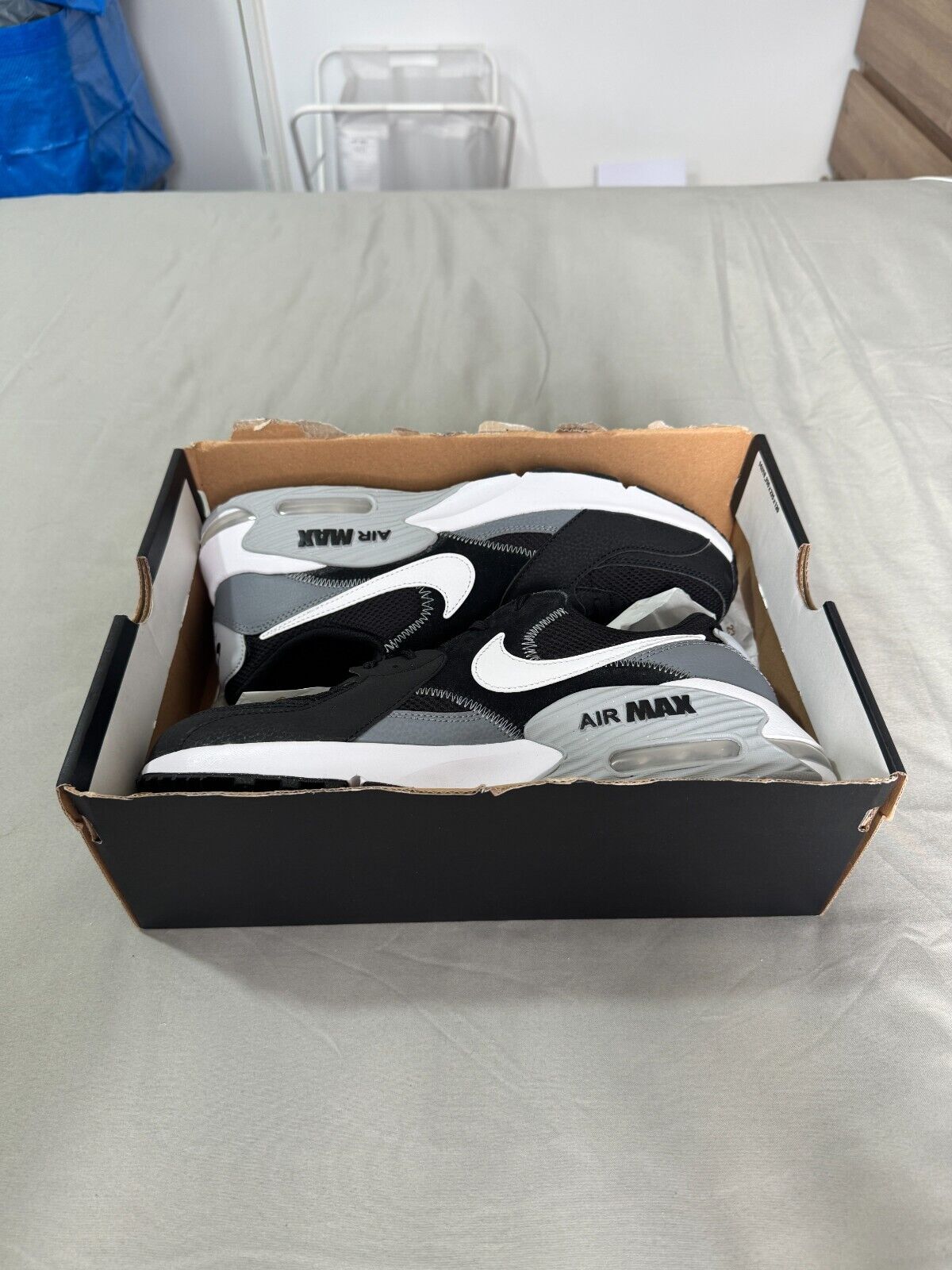 Nike Air Max Excee Men Trainers Size UK 10.5 black white Leather Sneakers New